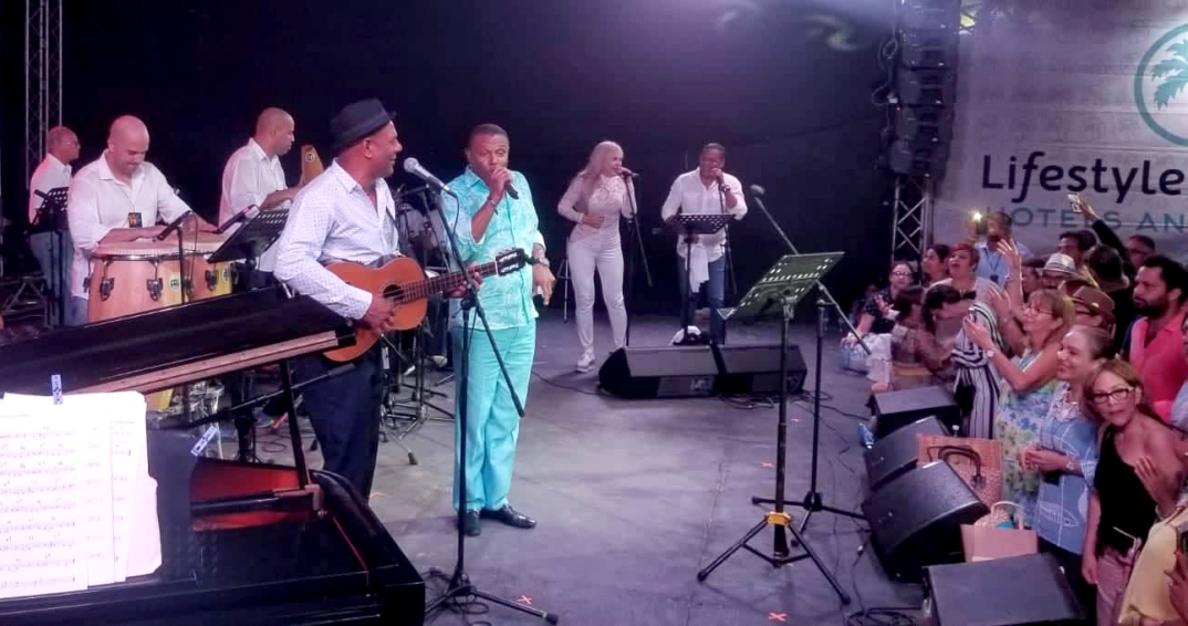 Fernando Dewar comparte escenario con José Alberto El Canario